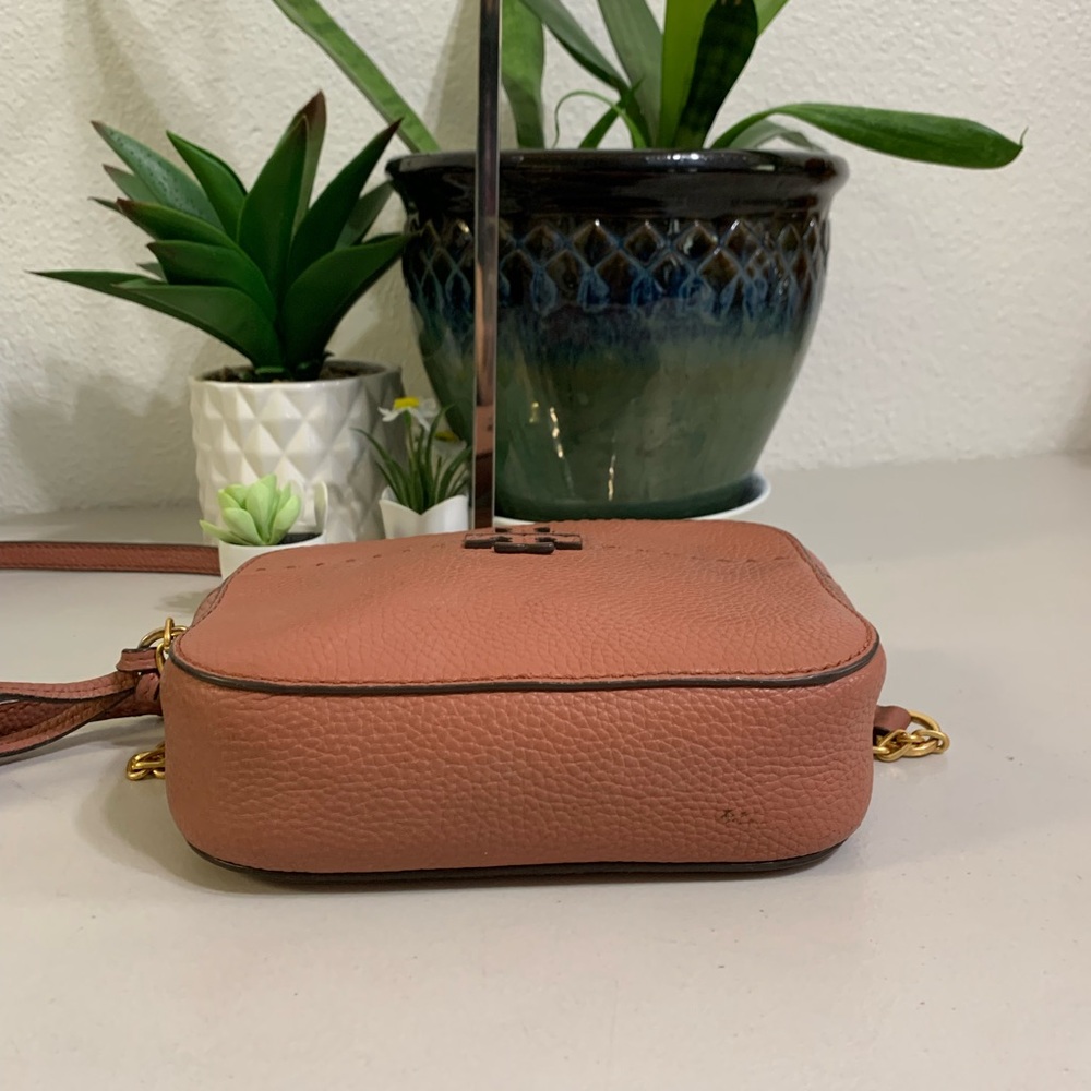 ๐๐ TORY BURCH Crossbody Camera Pink Leather Bag - Picture 6 of 12